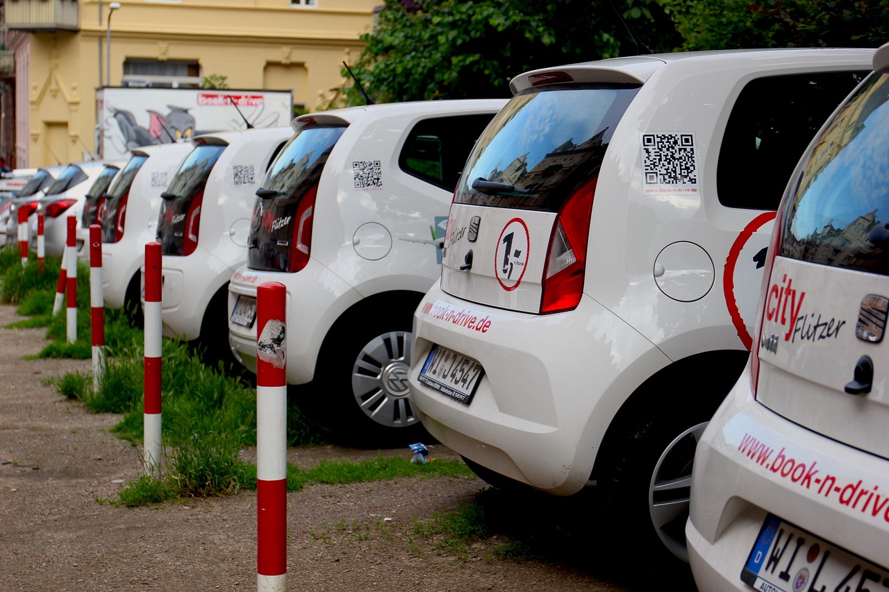 descubre la comodidad y eficiencia del carsharing. comparte coches con otros usuarios, ahorra en costos de transporte y contribuye a un entorno más sostenible. únete a la revolución del transporte compartido y explora la ciudad de manera inteligente.