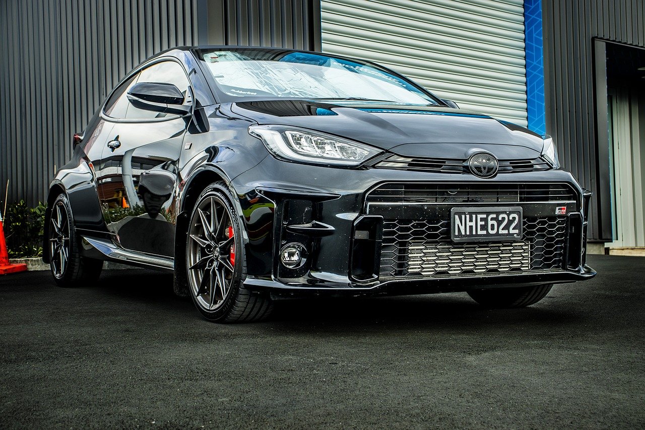 descubre el toyota prius, el icónico coche híbrido que combina eficiencia energética y tecnología avanzada. con su diseño aerodinámico y su rendimiento excepcional, el prius es la opción perfecta para quienes buscan sostenibilidad sin sacrificar comodidad. ¡conduce hacia el futuro con el toyota prius!