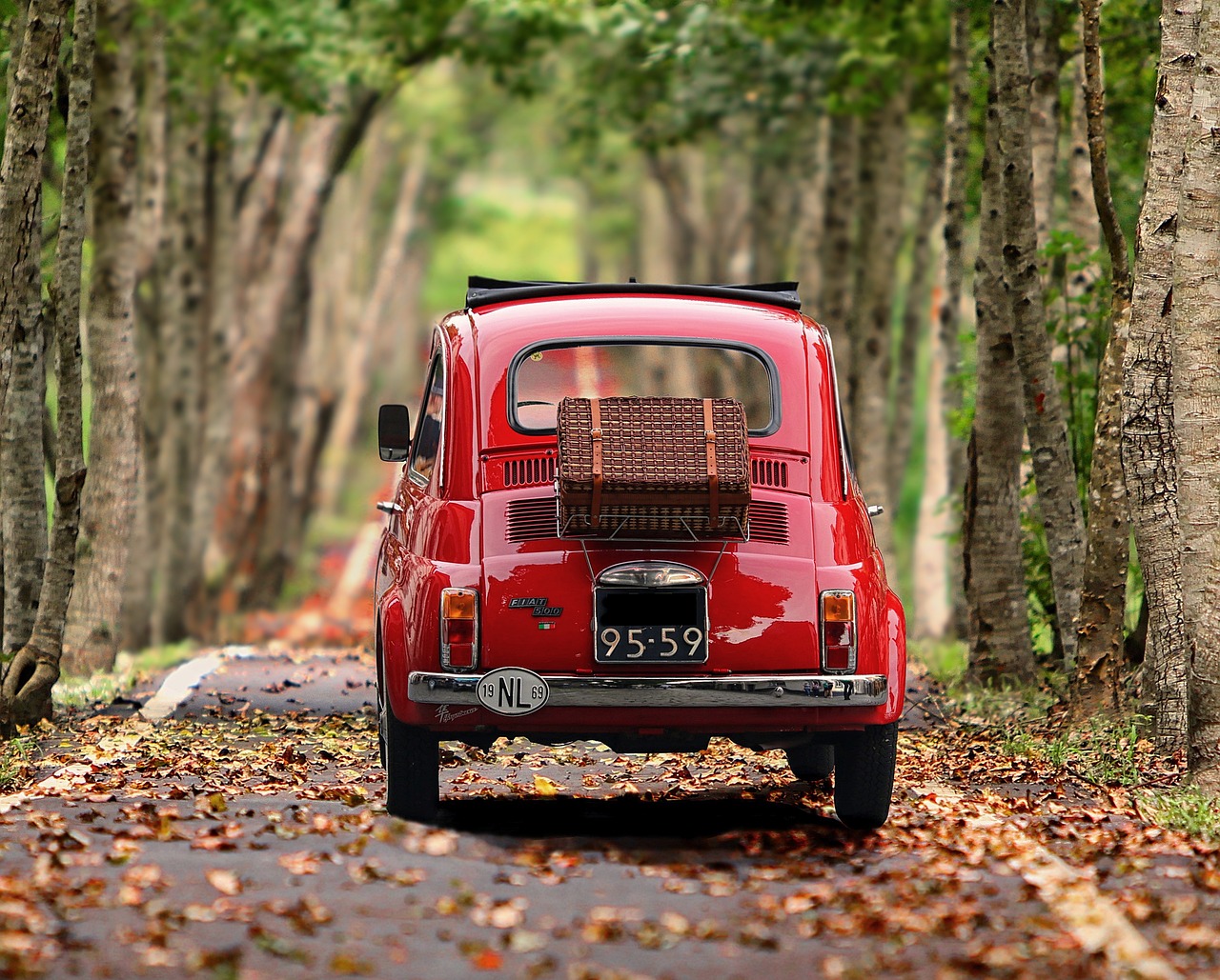 descubre el fascinante mundo de los coches clásicos. desde su elegante diseño hasta su historia rica, estos vehículos icónicos son un viaje en el tiempo que no te querrás perder. explora modelos legendarios y aprende sobre la cultura automotriz que los rodea.