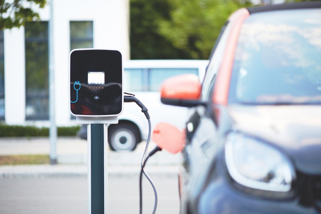 descubre el futuro de la movilidad con los coches eléctricos. ecológicos, eficientes y silenciosos, estos vehículos revolucionan la forma en que nos desplazamos. aprende sobre sus beneficios, tecnología y cómo contribuir al cuidado del medio ambiente.