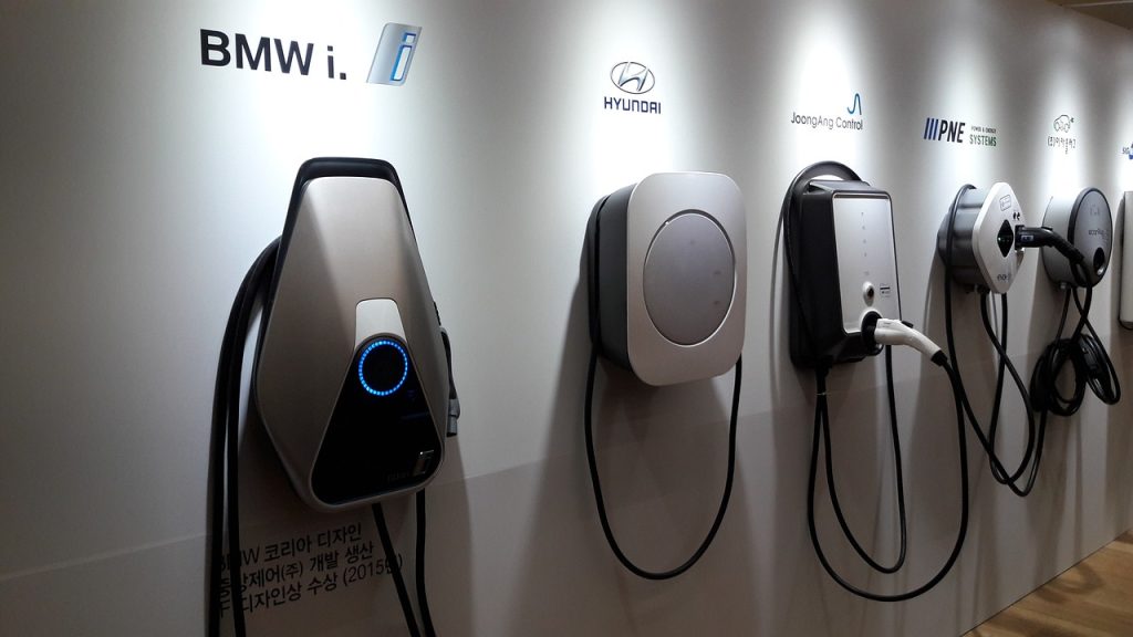 descubre el futuro de la movilidad con los coches eléctricos. eficiencia, sostenibilidad y tecnología de vanguardia para una conducción eco-amigable. únete a la revolución del transporte.
