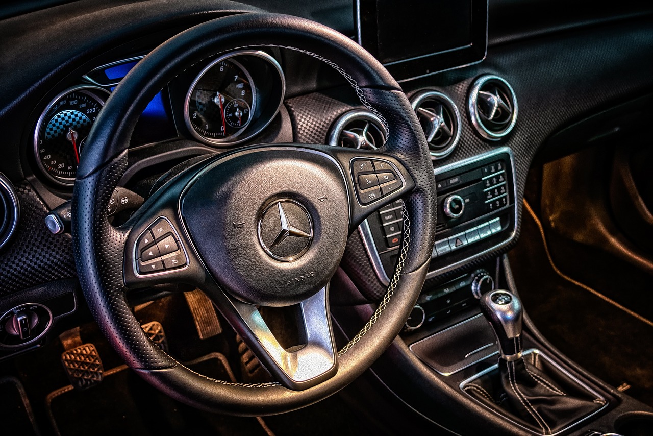 descubre la elegancia y la innovación de mercedes-benz. explora nuestra gama de vehículos de lujo que combinan diseño sofisticado, tecnología avanzada y un rendimiento excepcional.
