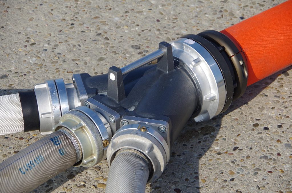 descubre cómo actuar ante un incendio de vehículo, las causas más comunes y consejos de prevención para mantenerte seguro en carretera. información esencial sobre incendios de coches.