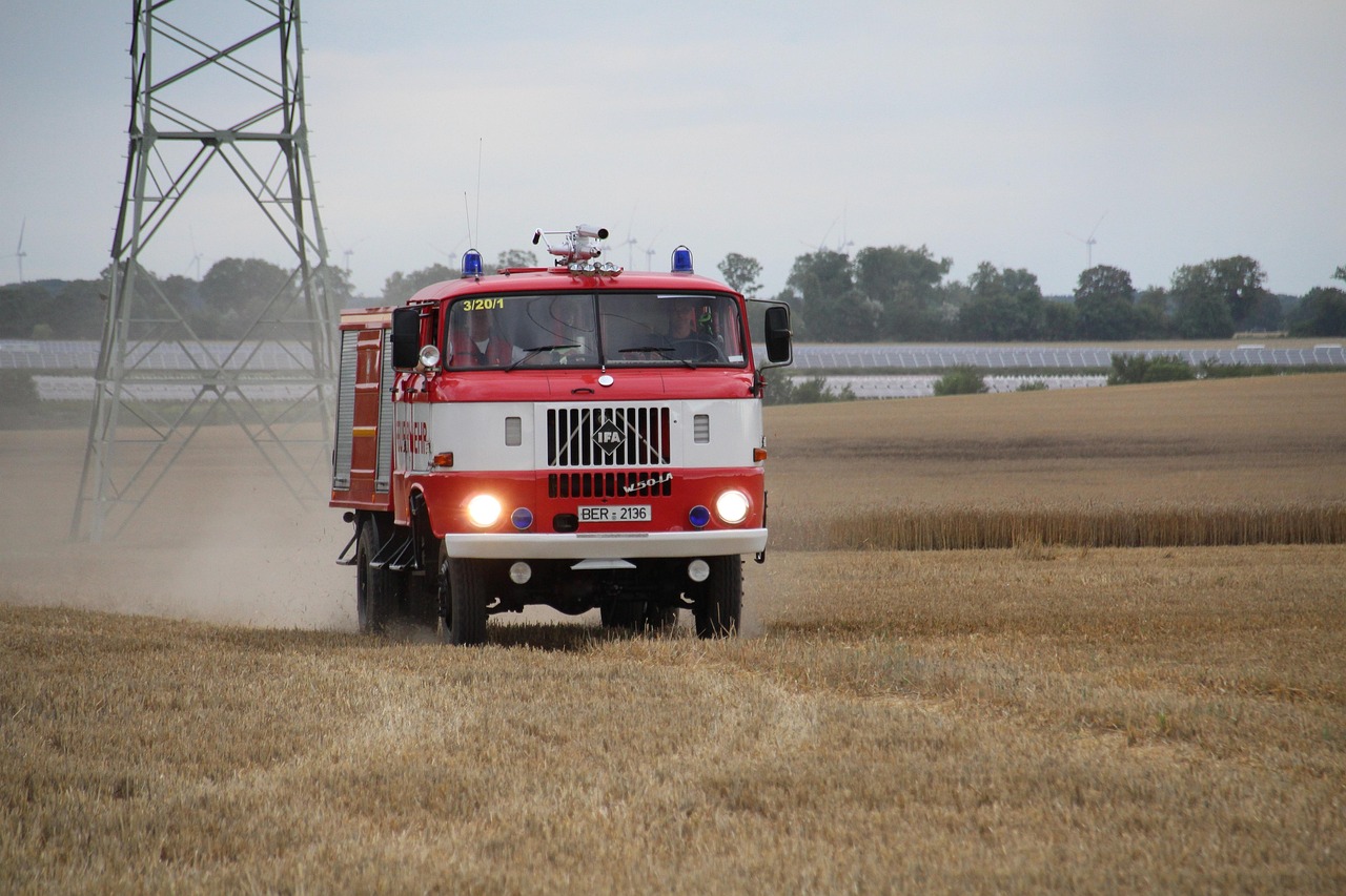 descubre todo sobre incendios de vehículos: causas, prevención, qué hacer en caso de fuego y consejos para mantener tu coche seguro. información y recomendaciones útiles.